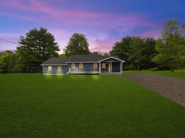 31 Holloway St, Taunton, MA 02780