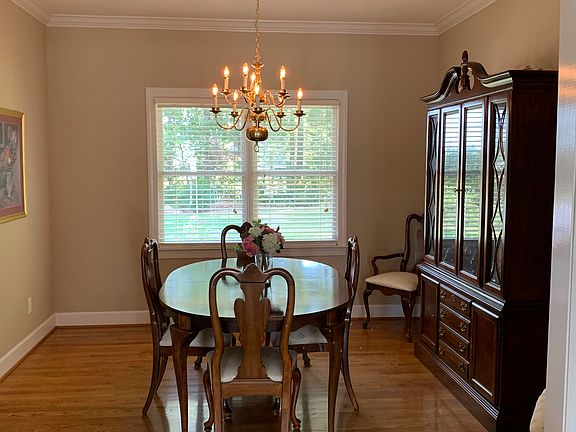 5th image of 4743 Longwood Cir