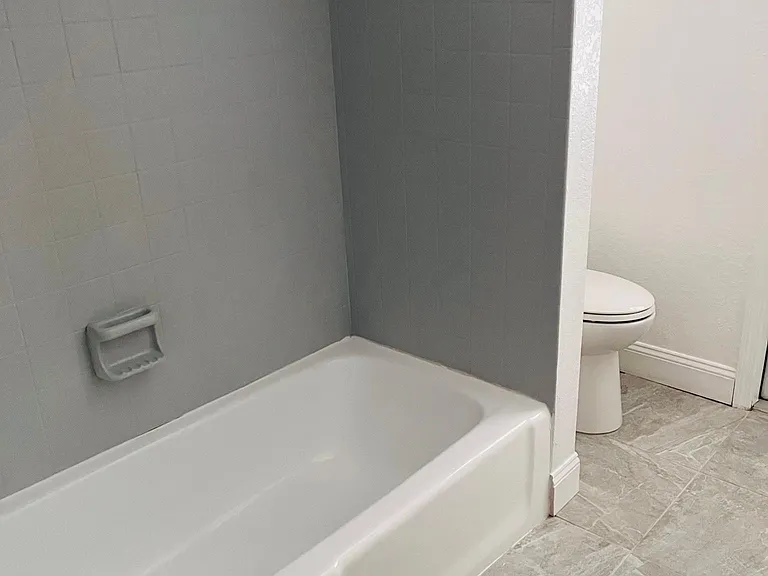3132 Hillside Ln — Photo 5