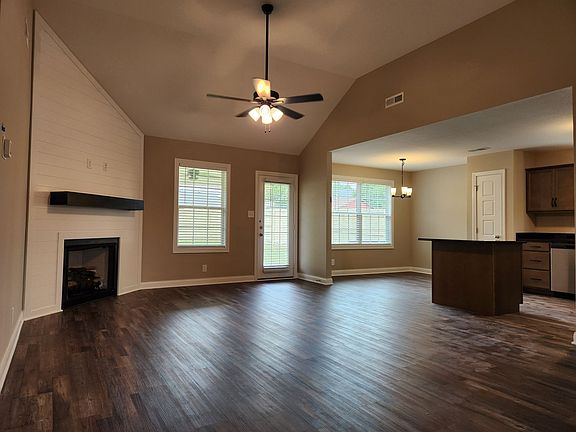 4th image of 1118 Whitney Dr