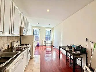 256 East 10th Street