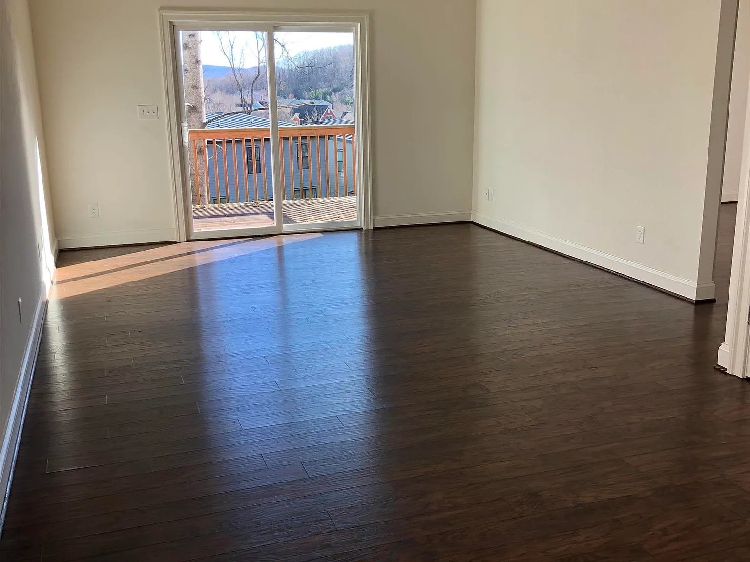 3 bed, 2.0 bath, 1250 sqft, $1,850 — Photo 4