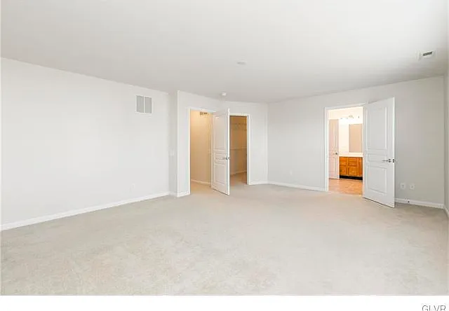 1869 Emerald Dr — Photo 2
