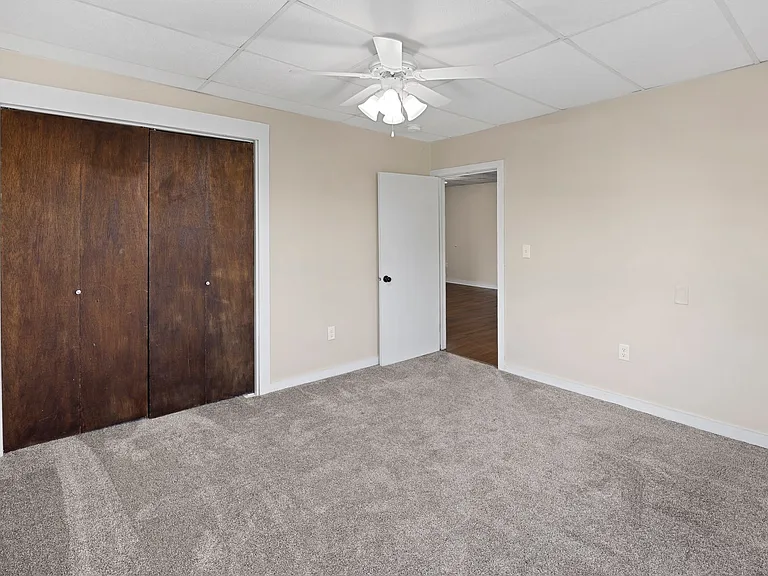 113 N Roche St — Photo 17