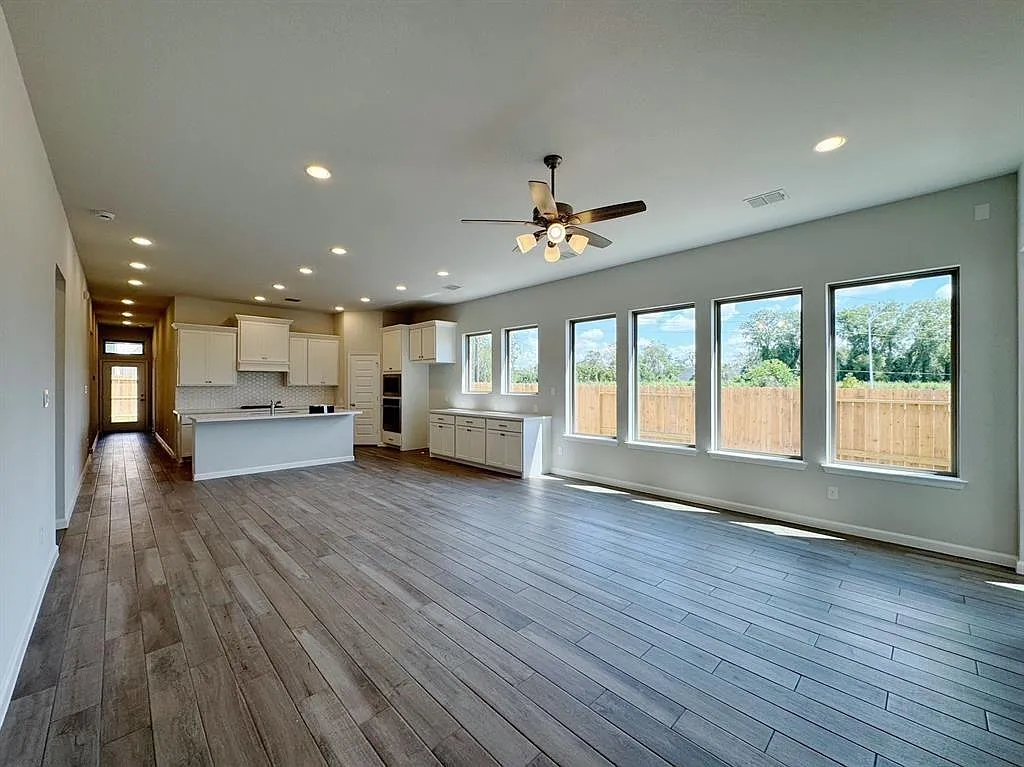 4 bed, 3.0 bath, 1878 sqft, $2,500 — Photo 4