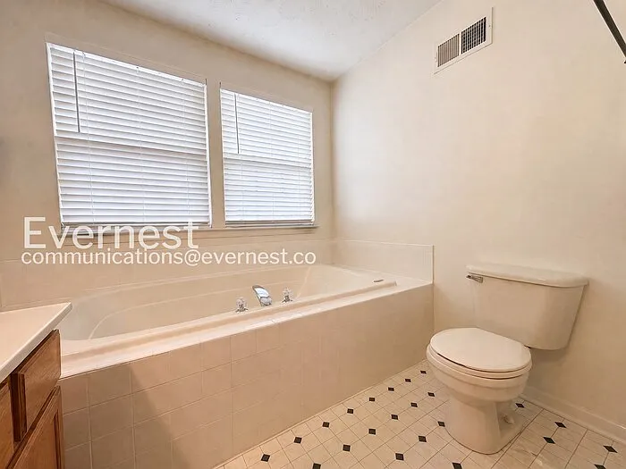 6504 Tapwood Ct — Photo 11