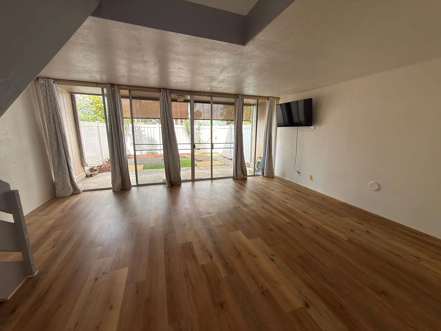 For Rent - Mililani Garden Homes II 95-350 Mahapili Ct #148 — Photo 1