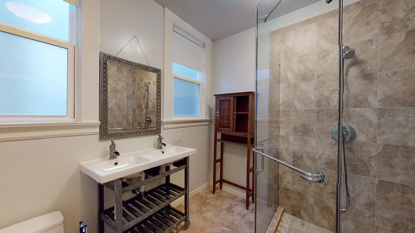 4 bed, 1100 sqft, $850 — Photo 2