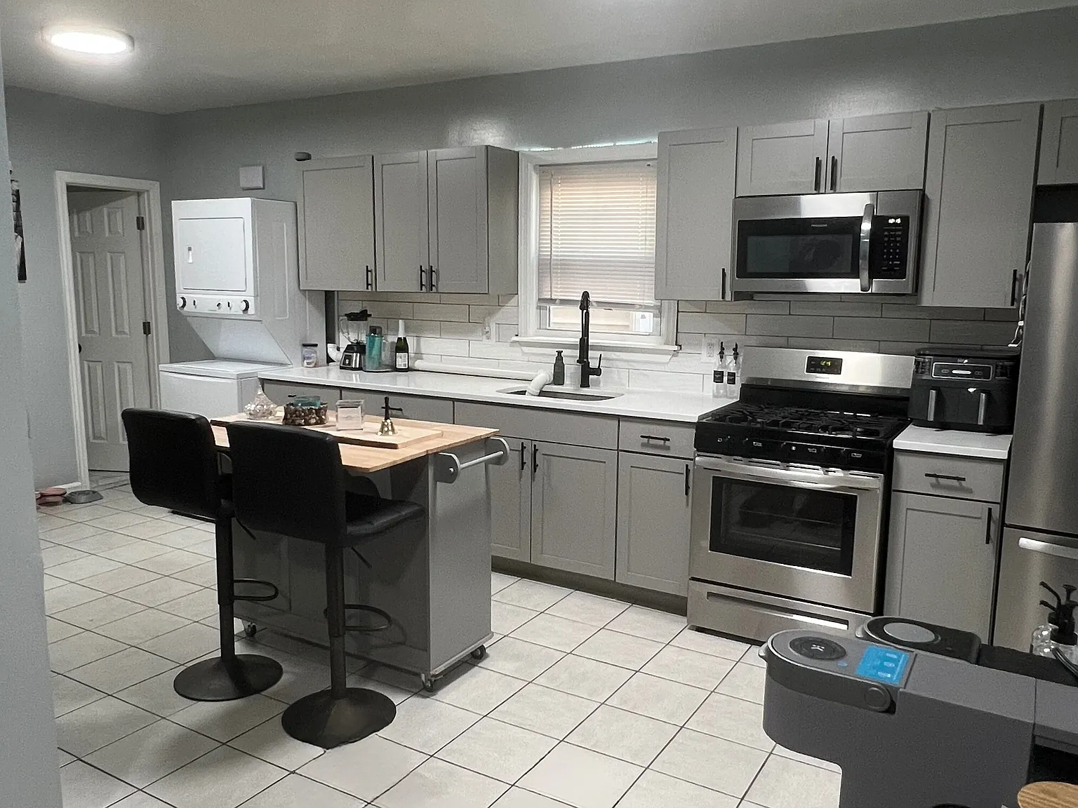 2 bed, $2,100 — Photo 1