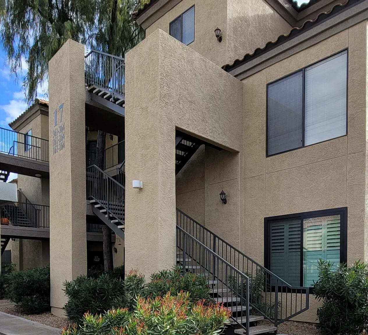 3 bed, 2.0 bath, 1194 sqft, $1,900 — Photo 3