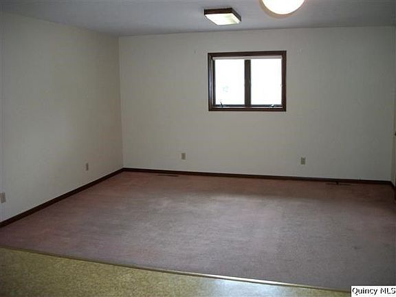 Home for Sale in Ursa, IL $94,500