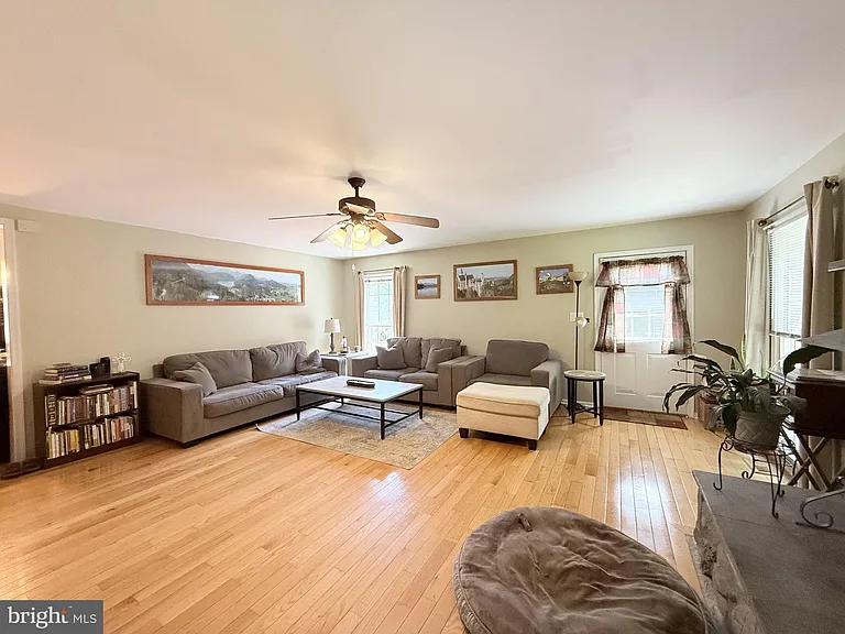 559 Holly Corner Rd — Photo 18