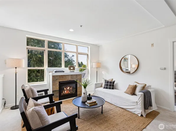 11550 Stone Avenue N #304, Seattle, WA 98133