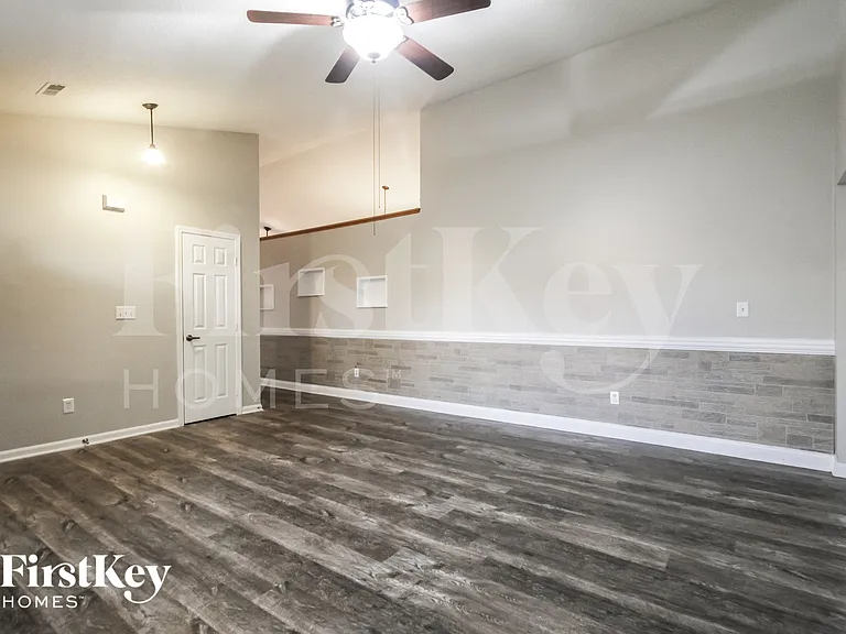 506 Himebaugh Ct — Photo 4