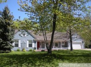 13911 Hill Ridge Dr, Minnetonka, MN 55305