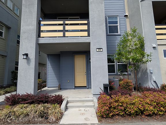 2nd image of 2917 Noyce Pl #235