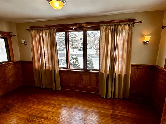 5th image of 310 Colvin Ave #1