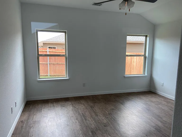 2203 Hanover St — Photo 4
