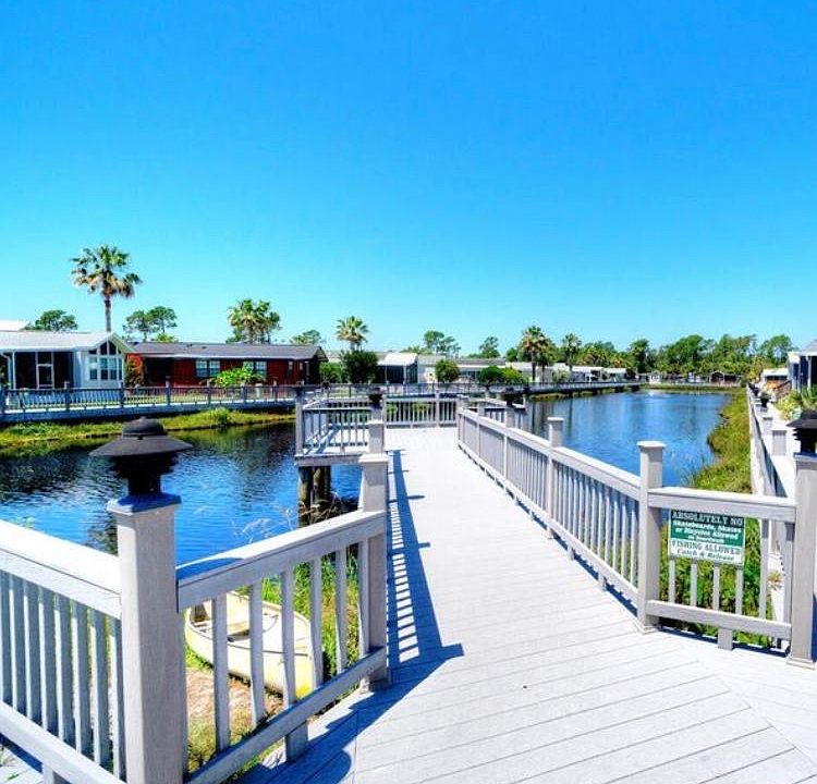 Lake with a deck all around catch and releasa