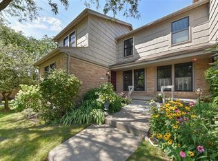 2254 Rivenoak Ct, Ann Arbor, MI 48103