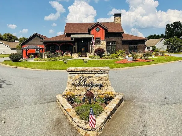 45 Bent Grass Cir, Hayesville, NC 28904