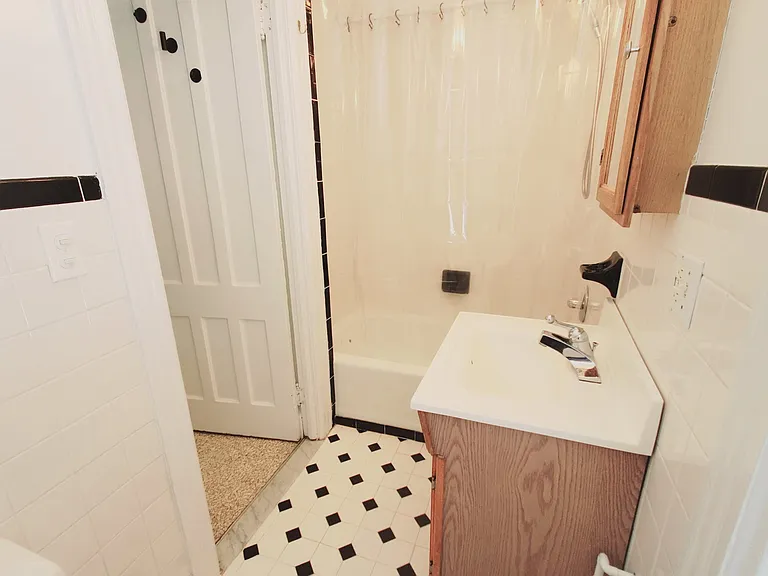 75 Oak Ridge St #2 — Photo 5