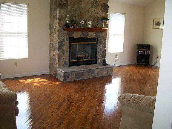 Great Room w/hardwood floors and cathedral ceilings