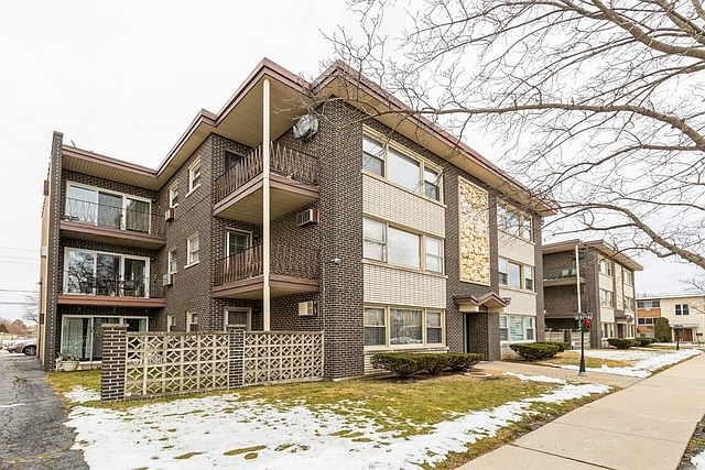 1st image of 3009 N Paris Ave #203