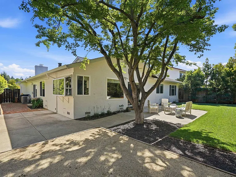 4350 Columbine Dr — Photo 25