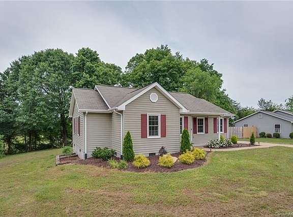 3rd image of 351 Trojan Ln