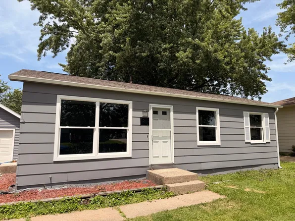 1217 95th Ave W, Rock Island, IL 61201