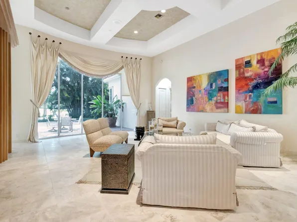 6802 Casa Grande Way, Delray Beach, FL 33446