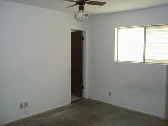 4th image of 4245 Western Dr