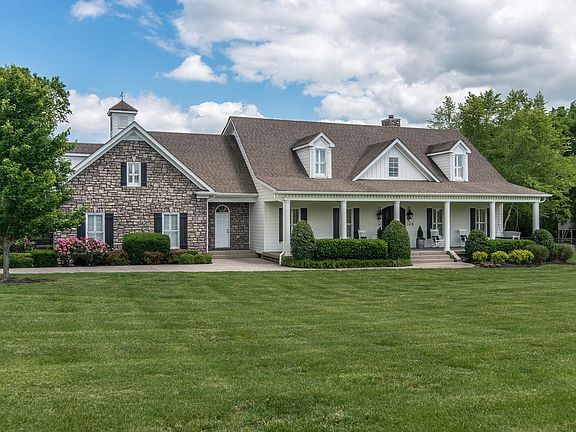 Modern farmhouse w/ stone