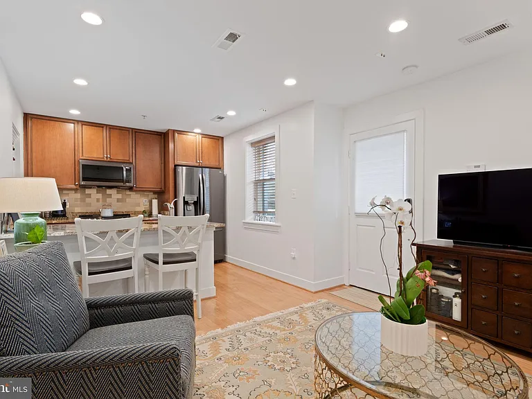 424 E Capitol St NE #3 — Photo 6
