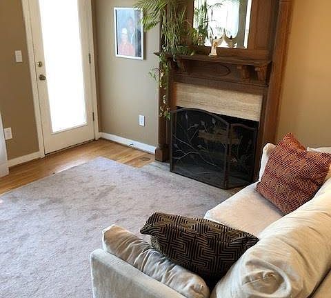 3rd image of 2572 River Knoll Dr