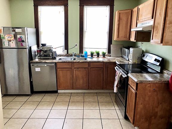 5th image of 127 Jefferson St