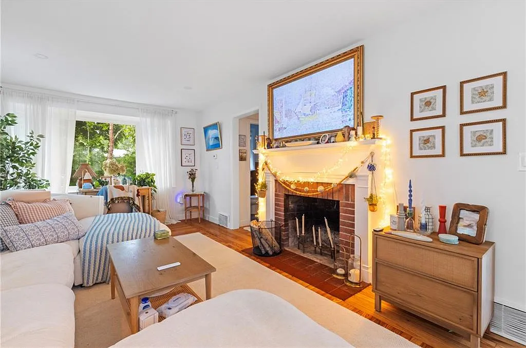 3 bed, 1.5 bath, 1216 sqft, $3,900 — Photo 4