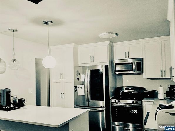 24C Lakeview Ave #24C, Leonia, NJ 07605
