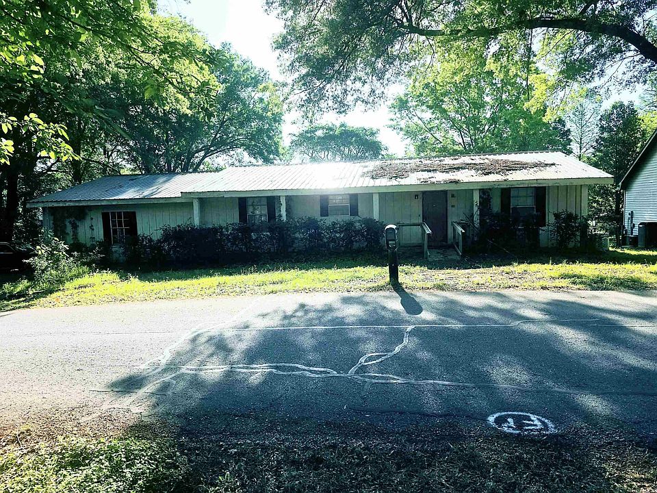 1st image of 16 Roberts Dr