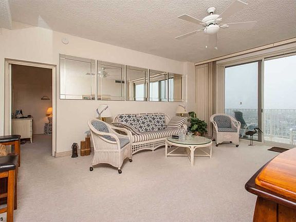 2nd image of 921 Park Pl APT 1506
