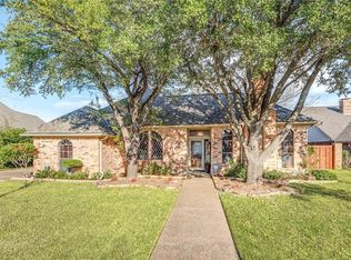 2304 Stonegate Dr N, Bedford, TX 76021