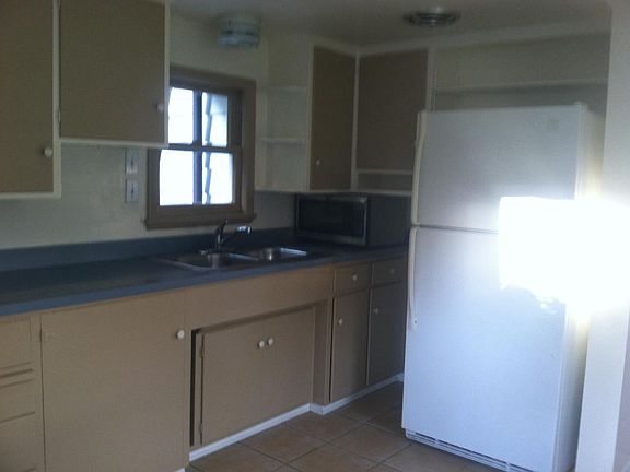 5th image of 8018 Earl Ave NW #House