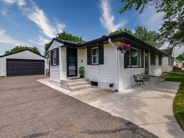 1783 Pinewood Dr, Shoreview, MN 55126