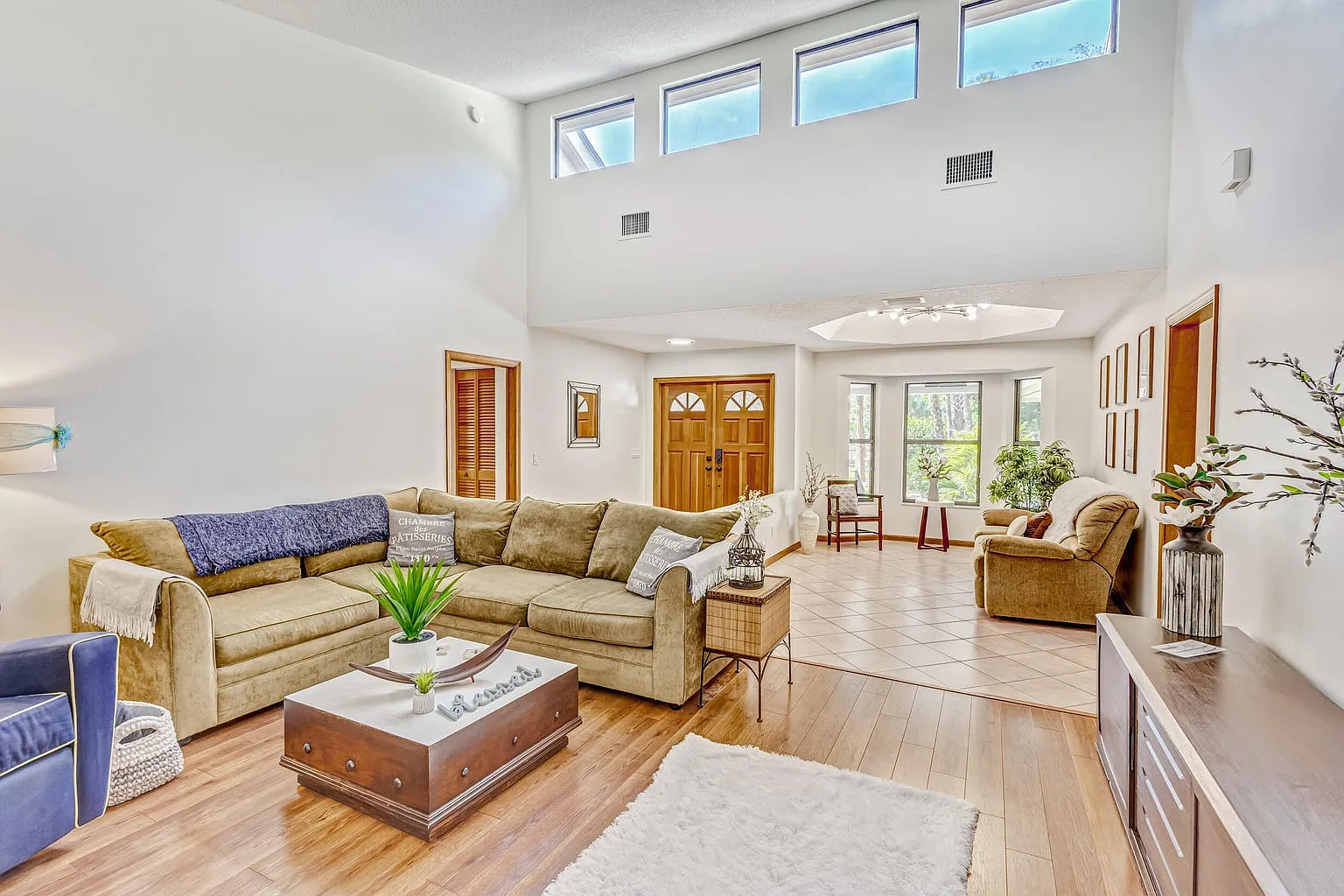 4 bed, 2.5 bath, 2580 sqft, $5,500 — Photo 4