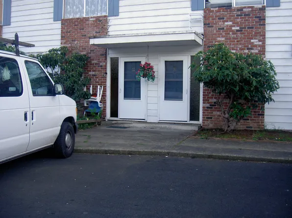 17920 Alexander St, Aloha, OR 97003