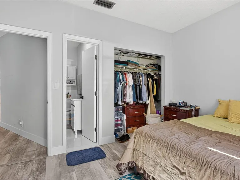 11910 Glenmore Dr — Photo 26