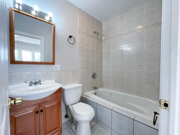 7209 N Damen Ave #2 — Photo 7