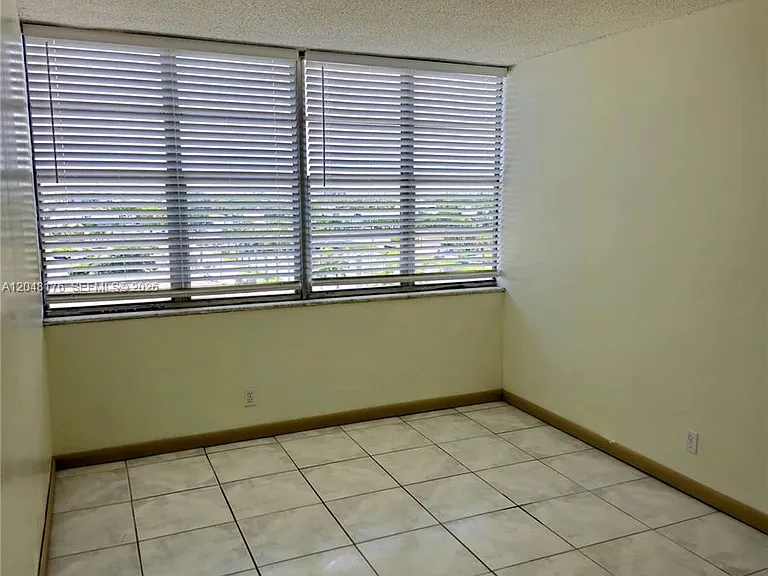 2025 NE 164th St #710 — Photo 5