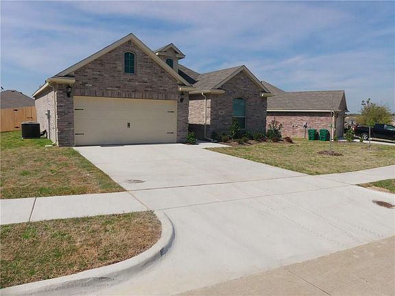 3rd image of 203 Fred Ln